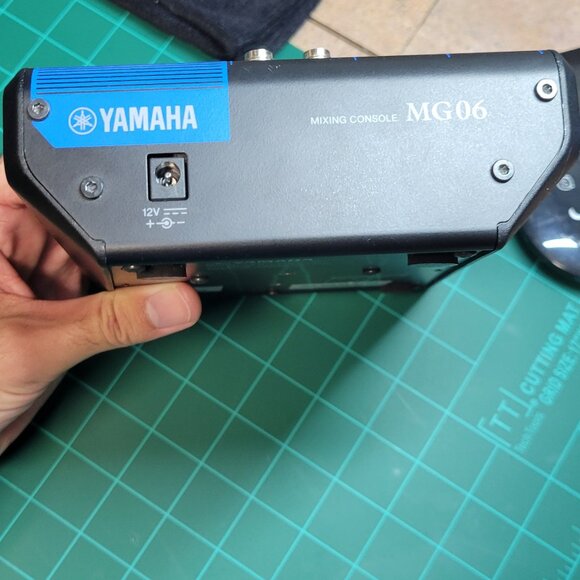 Yamaha Mixer - Picture 3 of 6